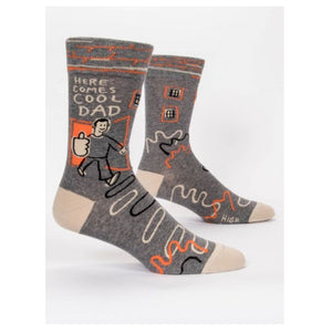 Here Comes a Cool Dad-Men's Crew Socks